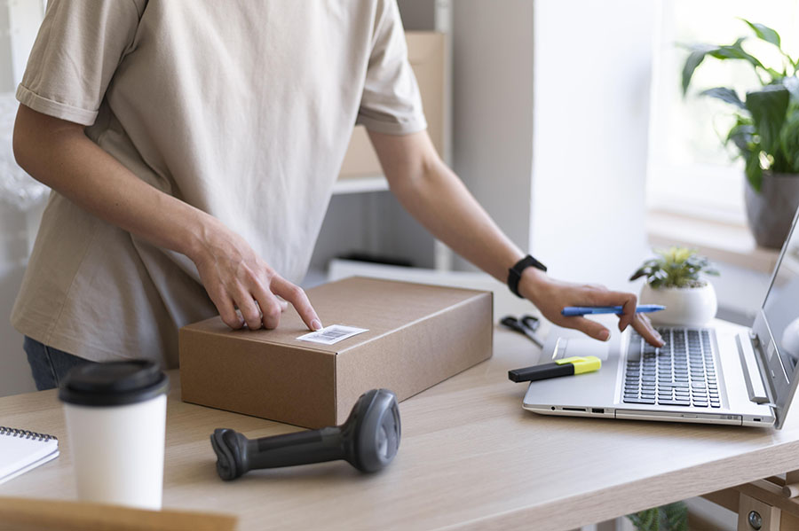 O empreendedorismo desempenha um papel crucial no fortalecimento do mercado de trabalho e na promoção do desenvolvimento econômico