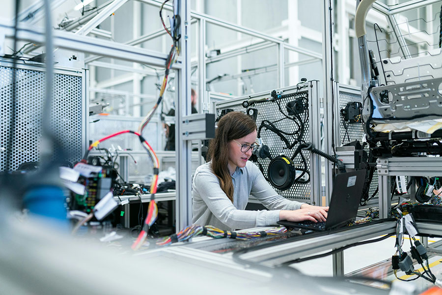 A influência da tecnologia no cotidiano das pessoas é cada vez mais evidente nos dias atuais.